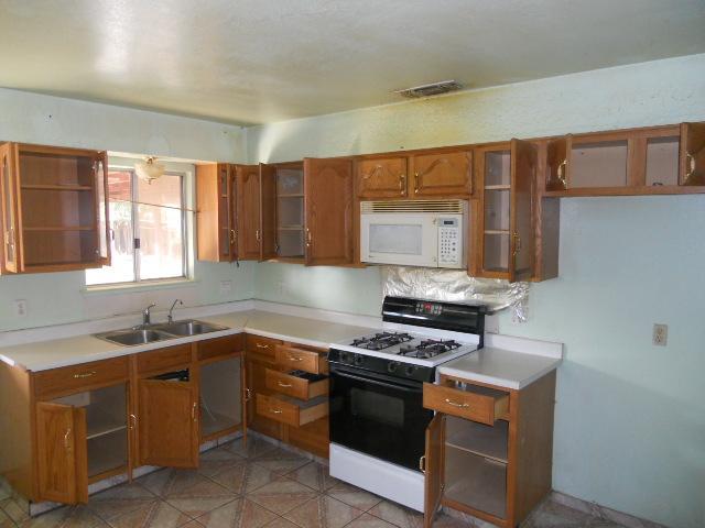 1577 North Hemlock Avenue Reedley, CA 93654 - Photo 9 of 18 Gallery Image 9