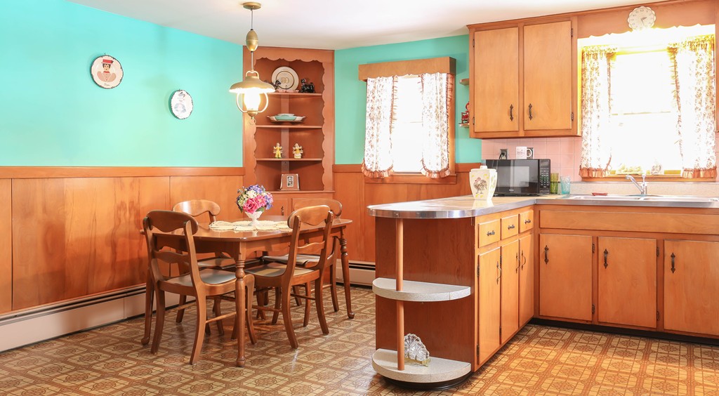 28 Wayside Road Worcester, MA 01605 - Photo 3 of 11 Gallery Image 3