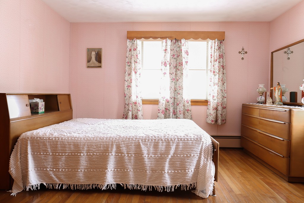 28 Wayside Road Worcester, MA 01605 - Photo 5 of 11 Gallery Image 5