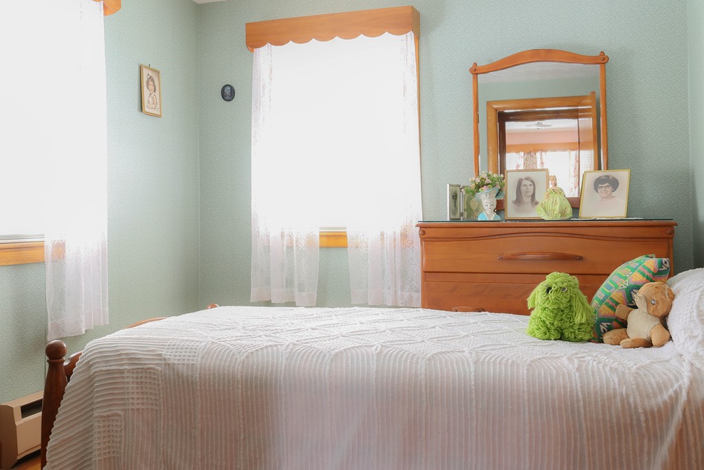 28 Wayside Road Worcester, MA 01605 - Photo 6 of 11 Gallery Image 6
