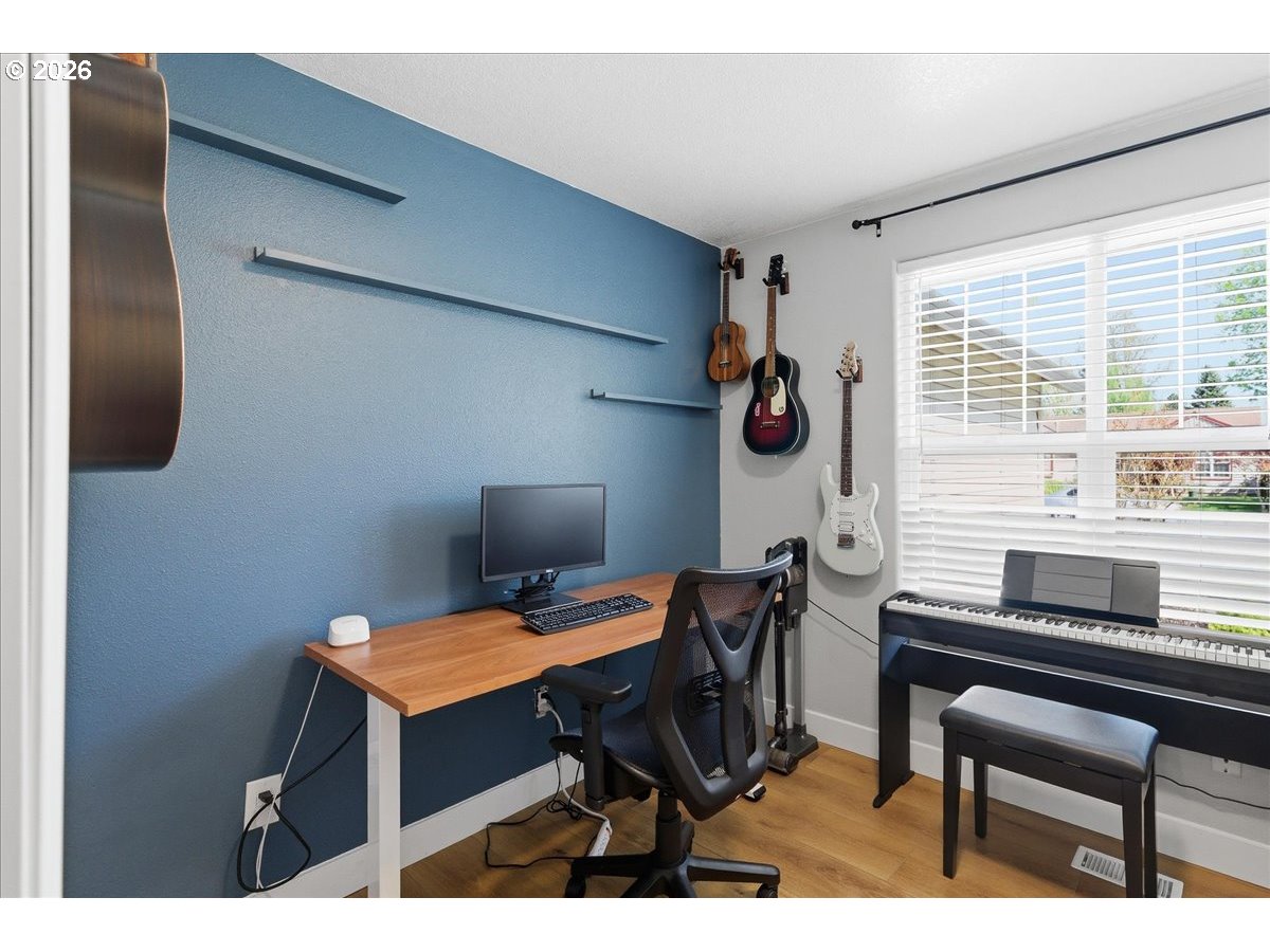 18988 Southwest Pike Lane Beaverton, OR 97078 - Photo 14 of 36 a view of a workspace with furniture