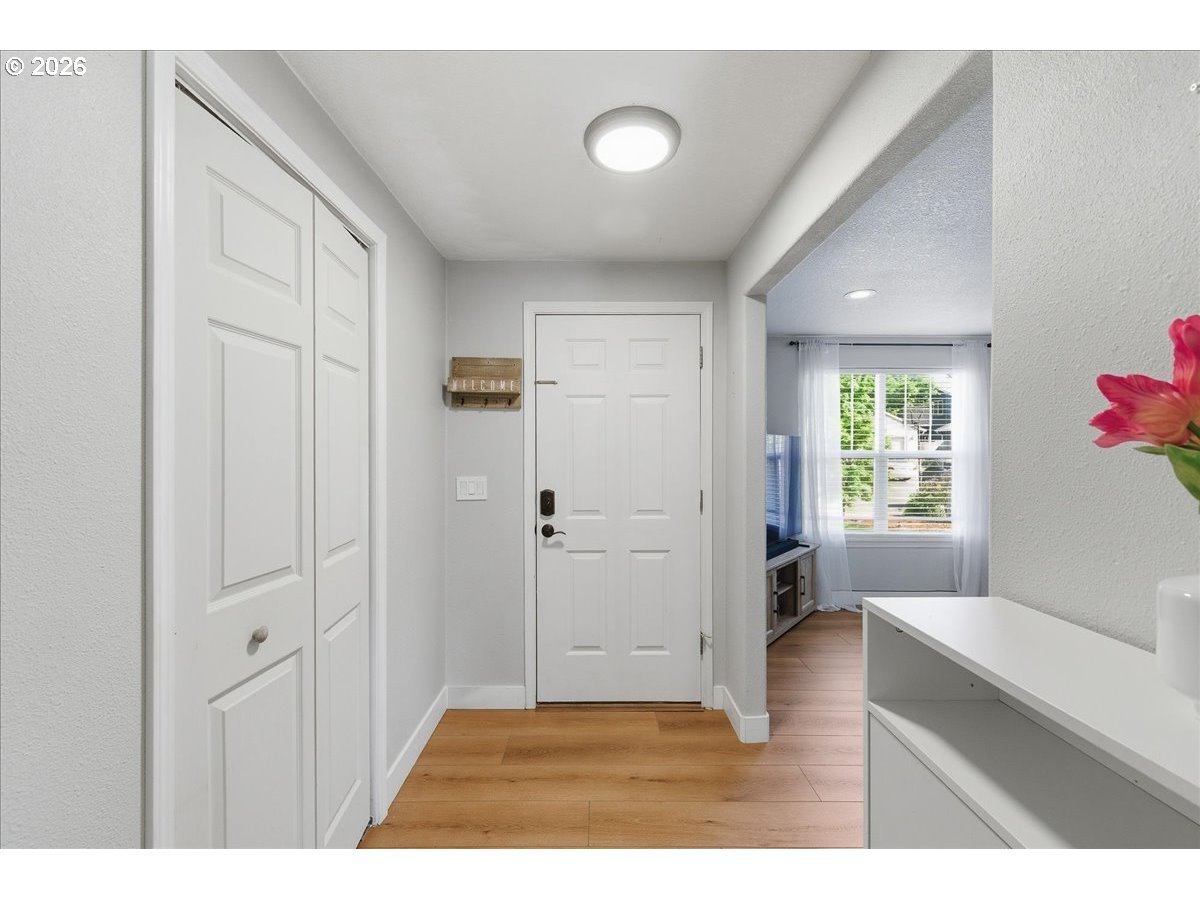 18988 Southwest Pike Lane Beaverton, OR 97078 - Photo 4 of 36 a bathroom with a tub shower and sink