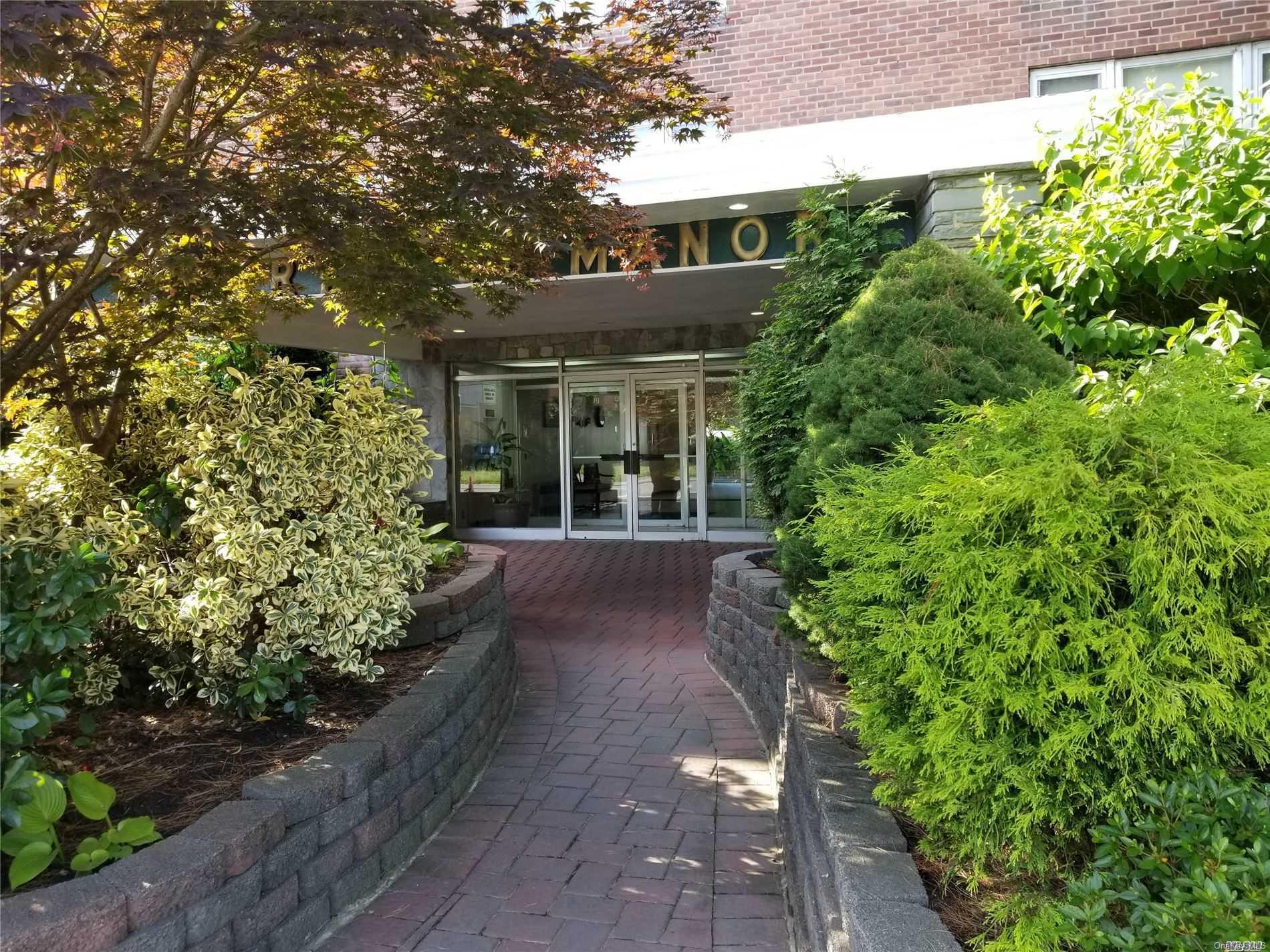 250 West Merrick Road, Unit 2O Freeport, NY 11520 - Photo 1 of 1 Gallery Image 1