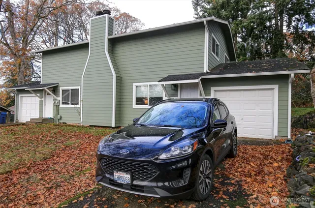 a view of backyard of house