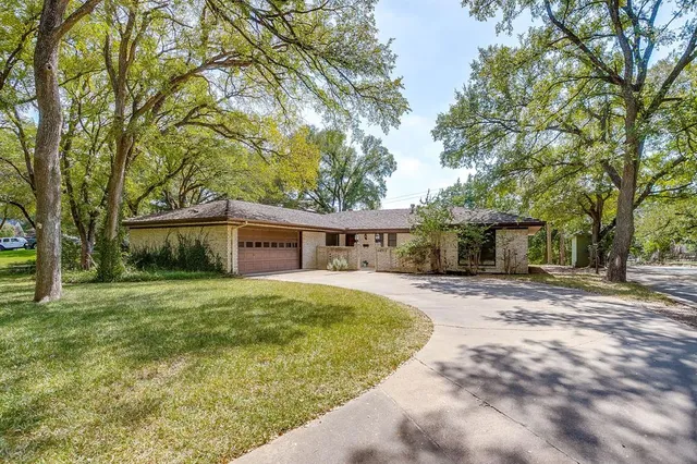 $338,000 | 8605 Marys Creek Drive, Benbrook, TX 76116