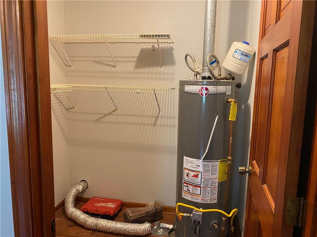 207 Hood Road Northwest Lilburn, GA 30047 - Photo 12 of 12 a utility room with dryer and washer