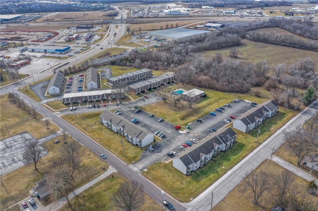 6822 Chapel Drive Belton, MO 64012 - Photo 3 of 43