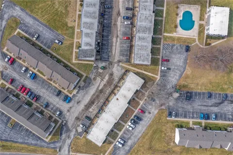 $9,495,000 | 6822 Chapel Drive, Belton, MO 64012