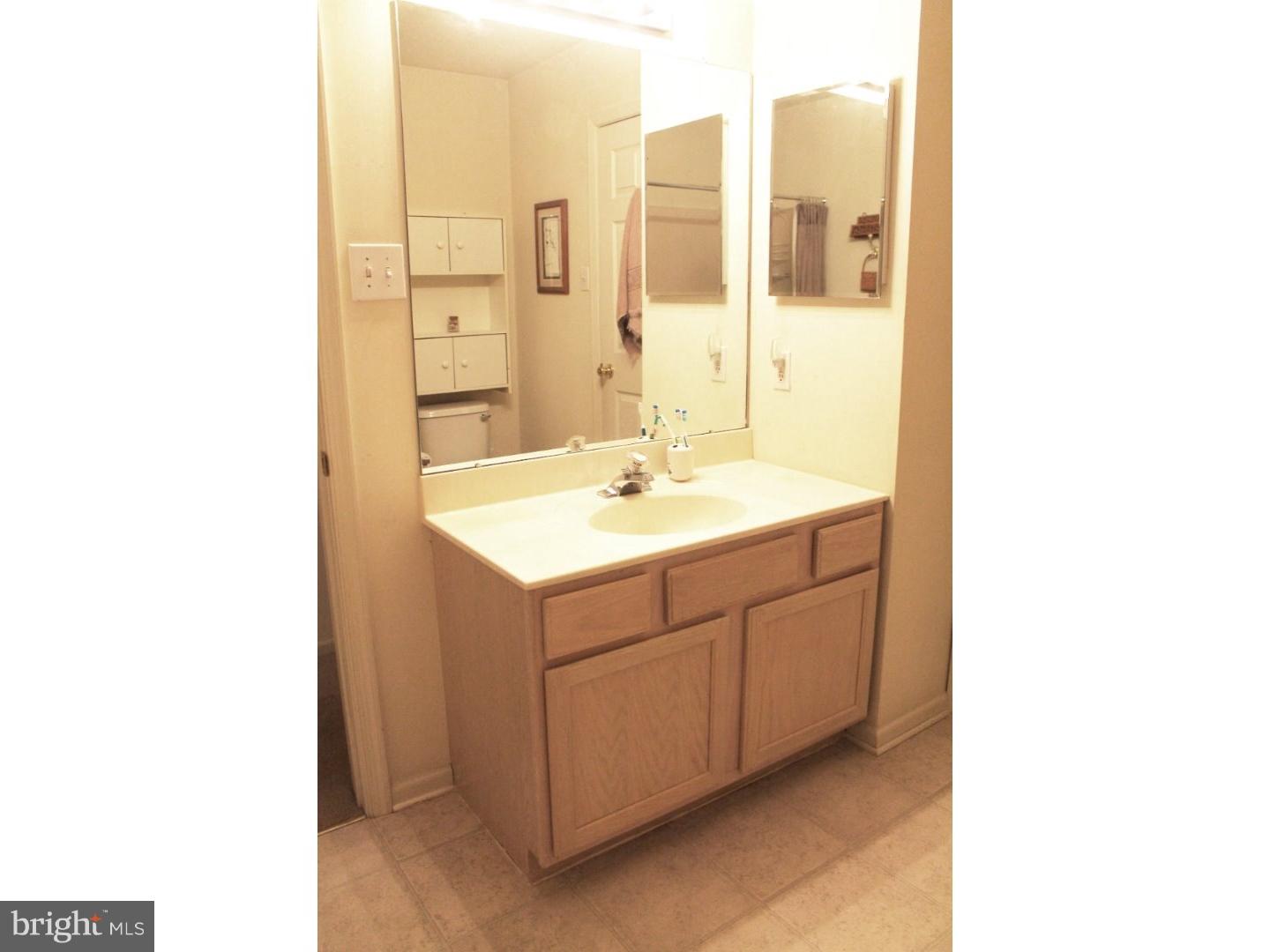 136 Alexander Road Beverly, NJ 08010 - Photo 14 of 25 Bathroom