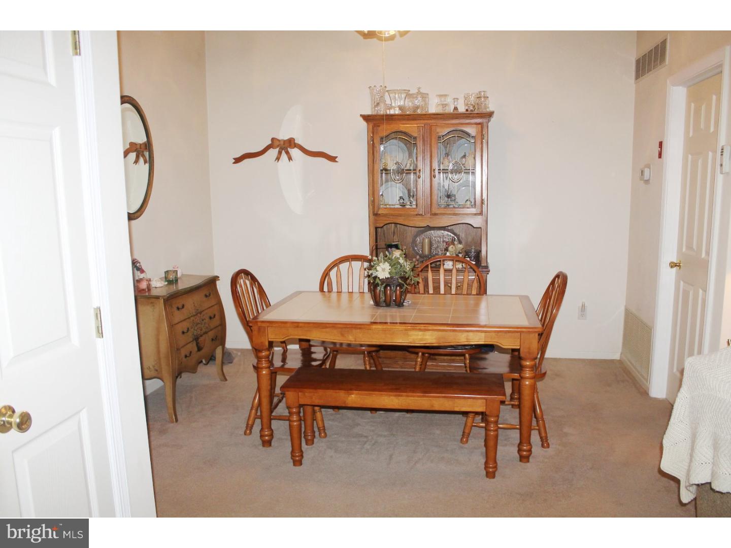 136 Alexander Road Beverly, NJ 08010 - Photo 5 of 25 Dining Room