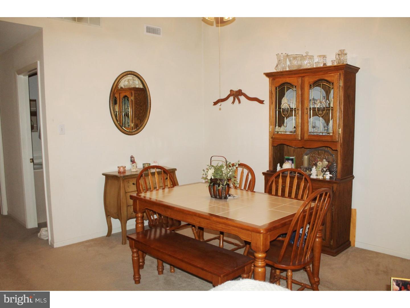 136 Alexander Road Beverly, NJ 08010 - Photo 6 of 25 Dining Room
