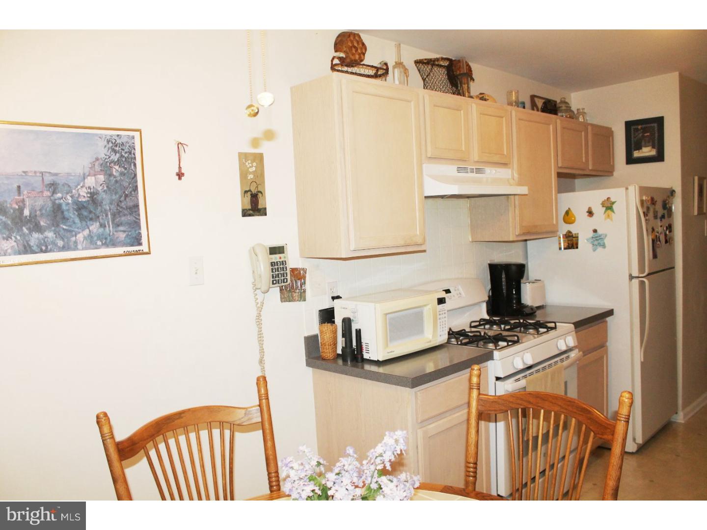 136 Alexander Road Beverly, NJ 08010 - Photo 9 of 25 Kitchen
