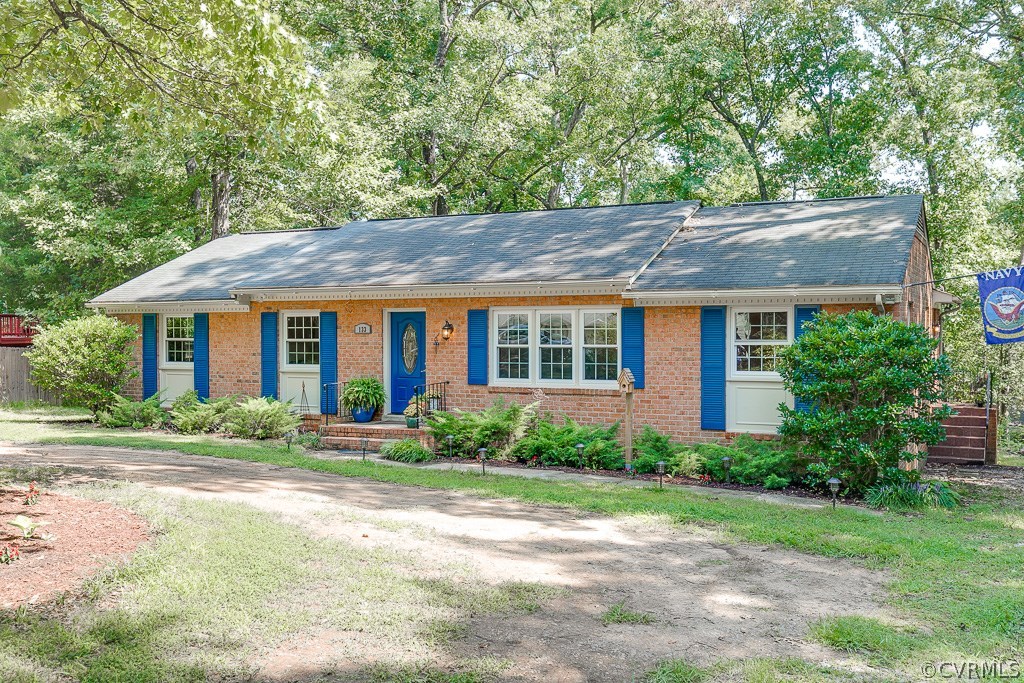 133 South Arch Road North Chesterfield, VA 23236 - Photo 1 of 44 Gallery Image 1