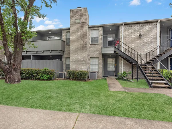 $1,300 | 9700 Leawood Boulevard, Unit 706, Houston, TX 77099