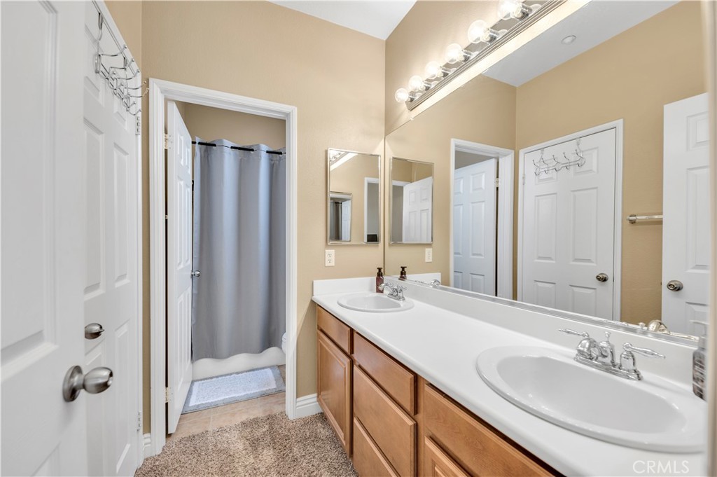 31035 Strawberry Tree Lane Temecula, CA 92592 - Photo 18 of 37