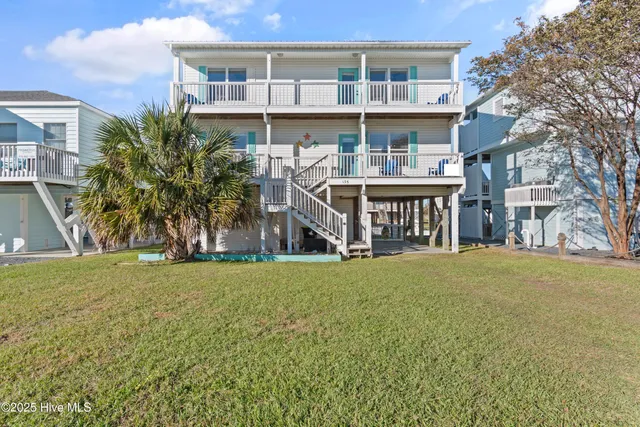 $925,000 | 135 Starfish Drive, Holden Beach, NC 28462