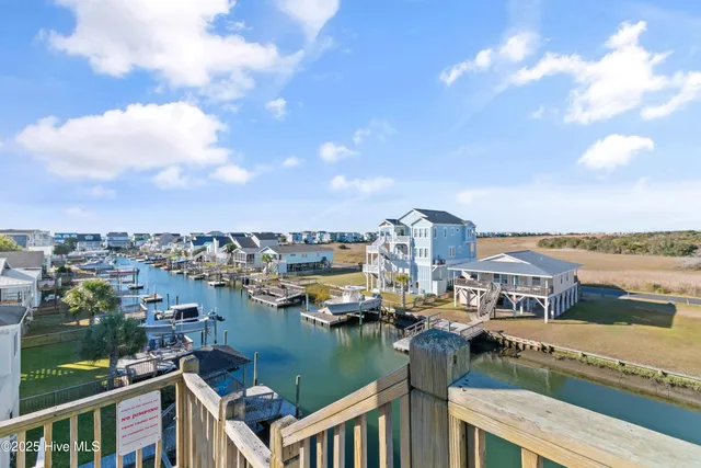 $900,000 | 135 Starfish Drive, Holden Beach, NC 28462