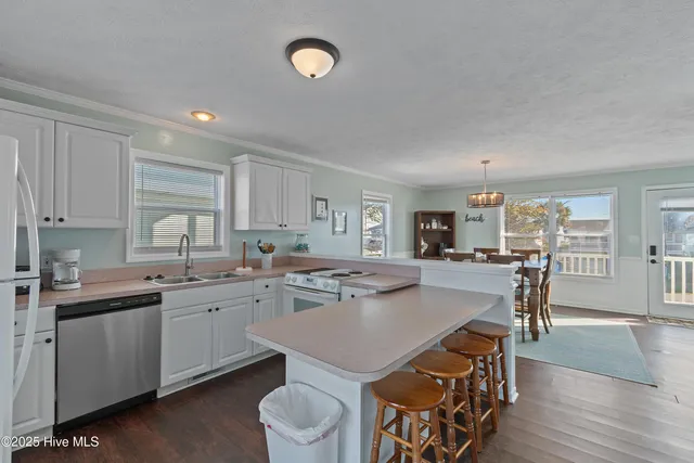 $900,000 | 135 Starfish Drive, Holden Beach, NC 28462