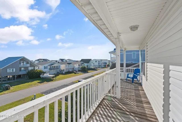 $900,000 | 135 Starfish Drive, Holden Beach, NC 28462