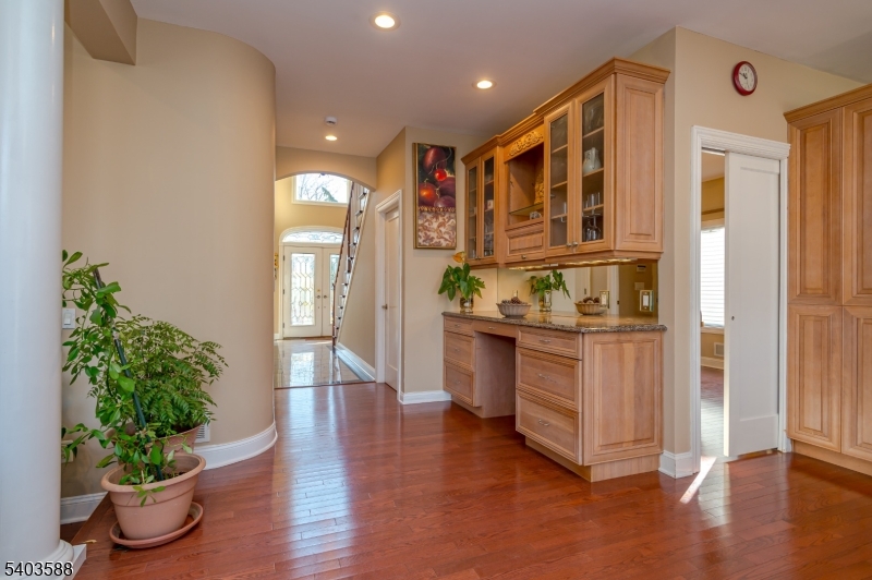 53 Princeton Avenue Woodbridge, NJ 07067 - Photo 16 of 37 a spacious bathroom with a granite countertop tub and a potted plant