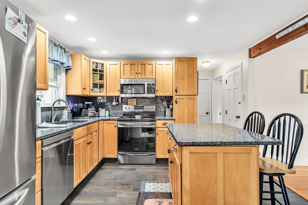4 Roch Circle Brockton, MA 02301 - Photo 17 of 32