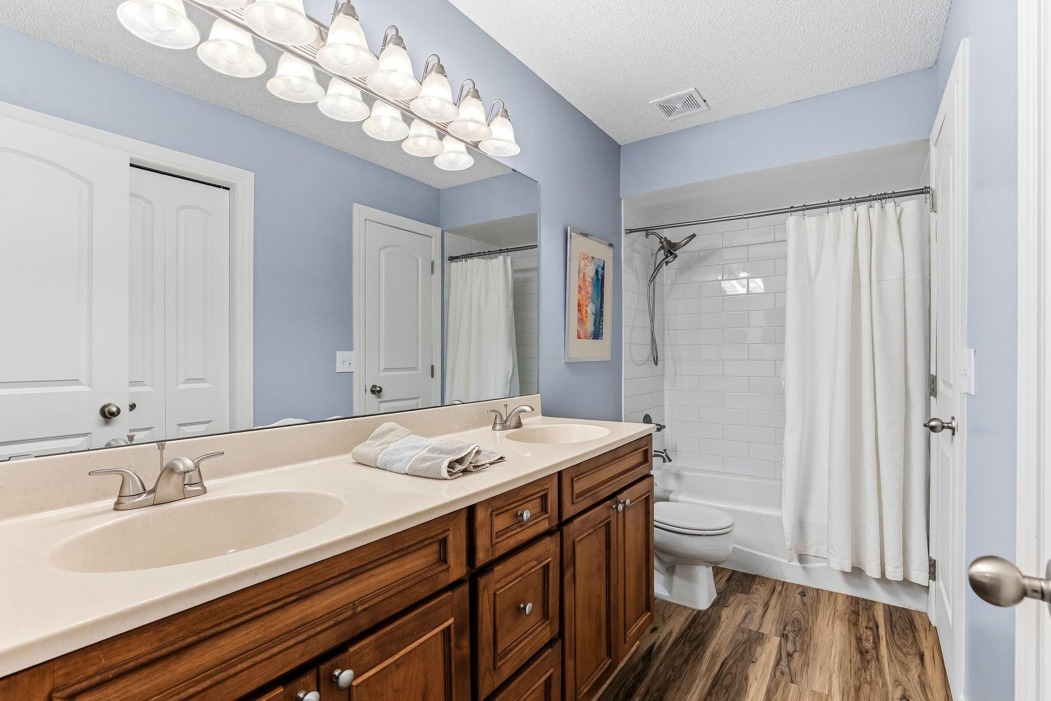 8970 Neill Lake Road Eden Prairie, MN 55347 - Photo 24 of 37