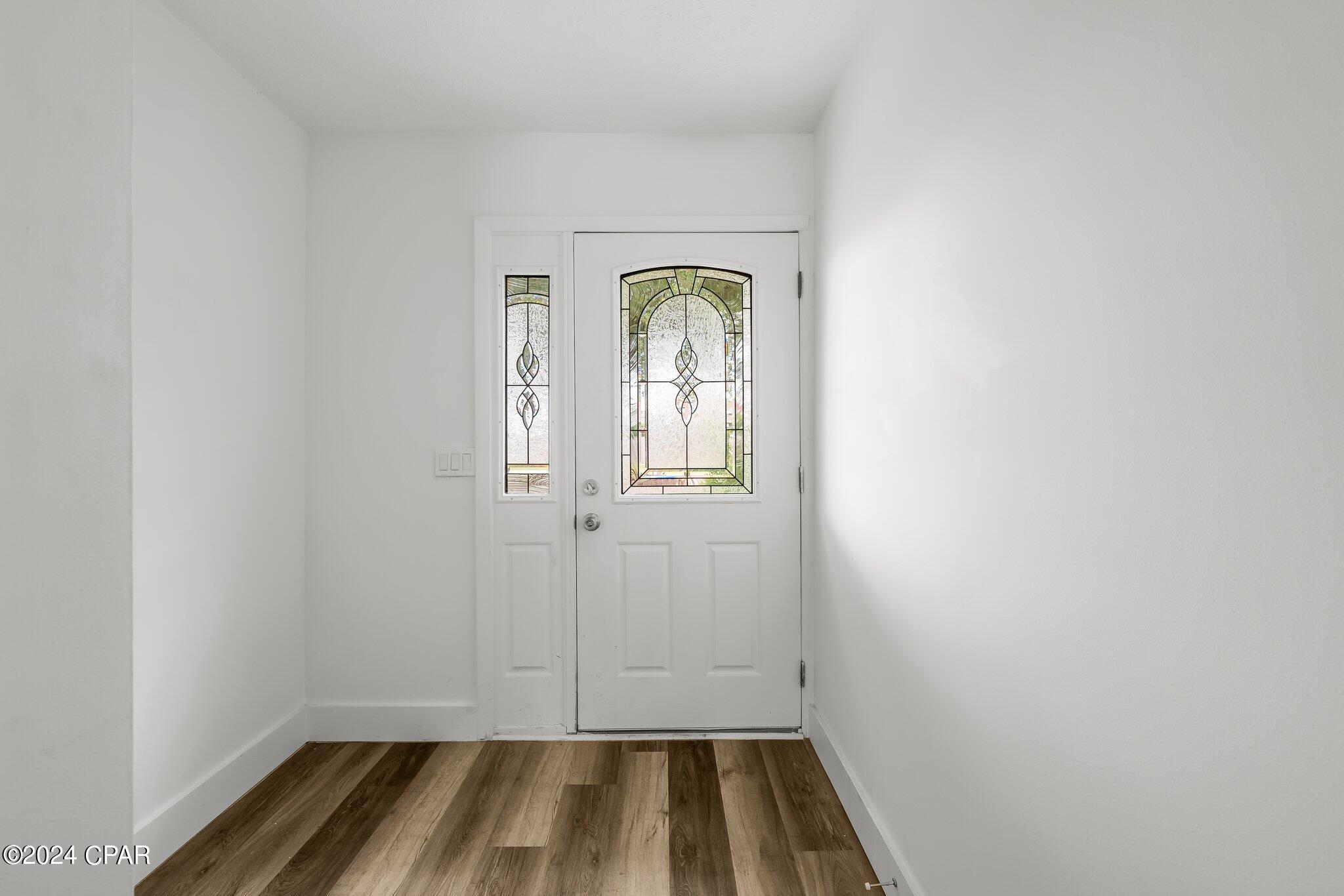 261 Hugh Thomas Drive Panama City, FL 32404 - Photo 4 of 43