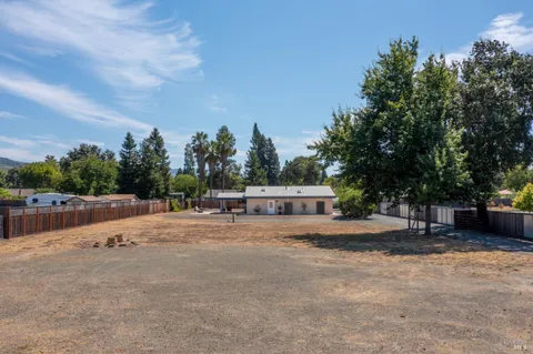 $1,266,000 | 390 Treehaven Lane, Kenwood, CA 95452