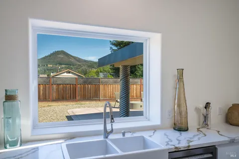 $1,266,000 | 390 Treehaven Lane, Kenwood, CA 95452