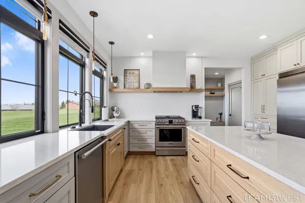 $735,000 | 13273 Jessann Drive, Coopersville, MI 49404