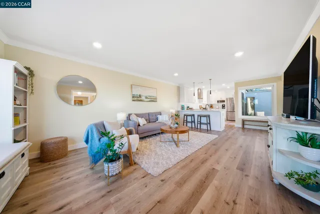 $824,000 | 1940 Golden Rain Road, Unit 5, Walnut Creek, CA 94595