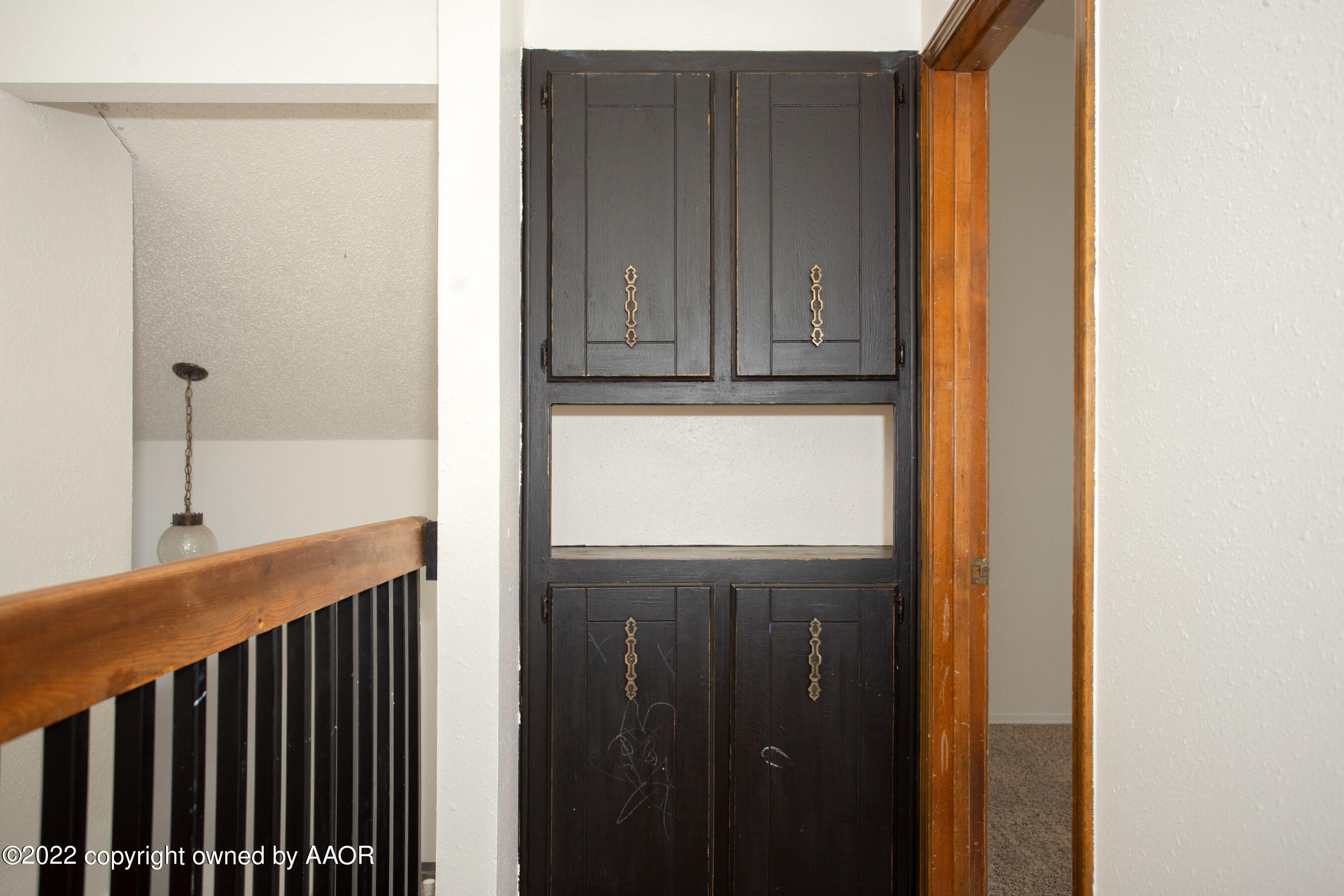 3001 Shores Court Amarillo, TX 79110 - Photo 20 of 27 Hall Storage