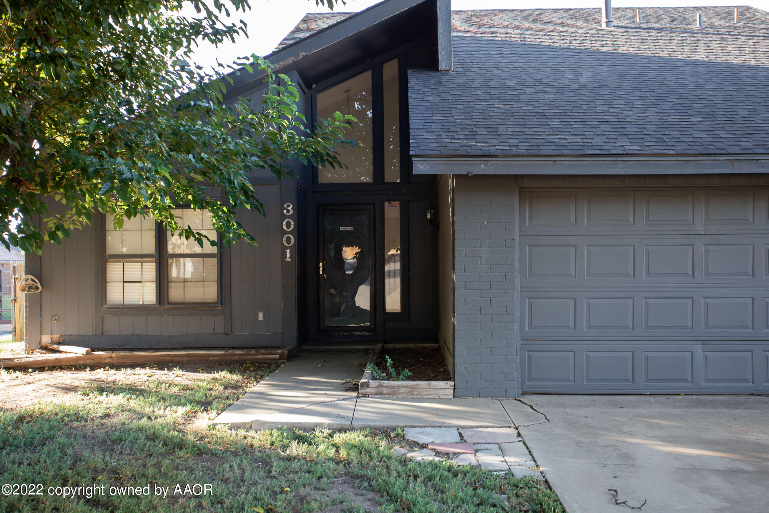 3001 Shores Court Amarillo, TX 79110 - Photo 2 of 27 Front View