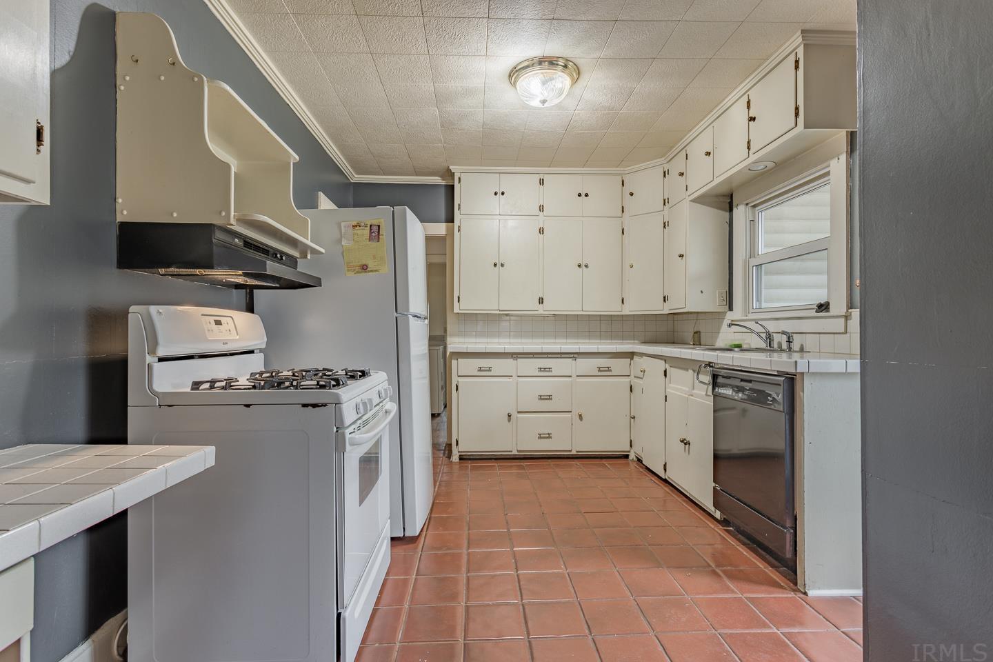 2155 Vogel Road Evansville, IN 47711 - Photo 12 of 34 Gallery Image 12