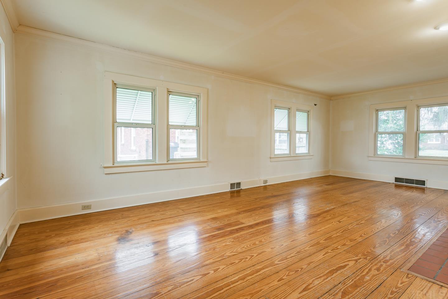 2155 Vogel Road Evansville, IN 47711 - Photo 6 of 34 Gallery Image 6