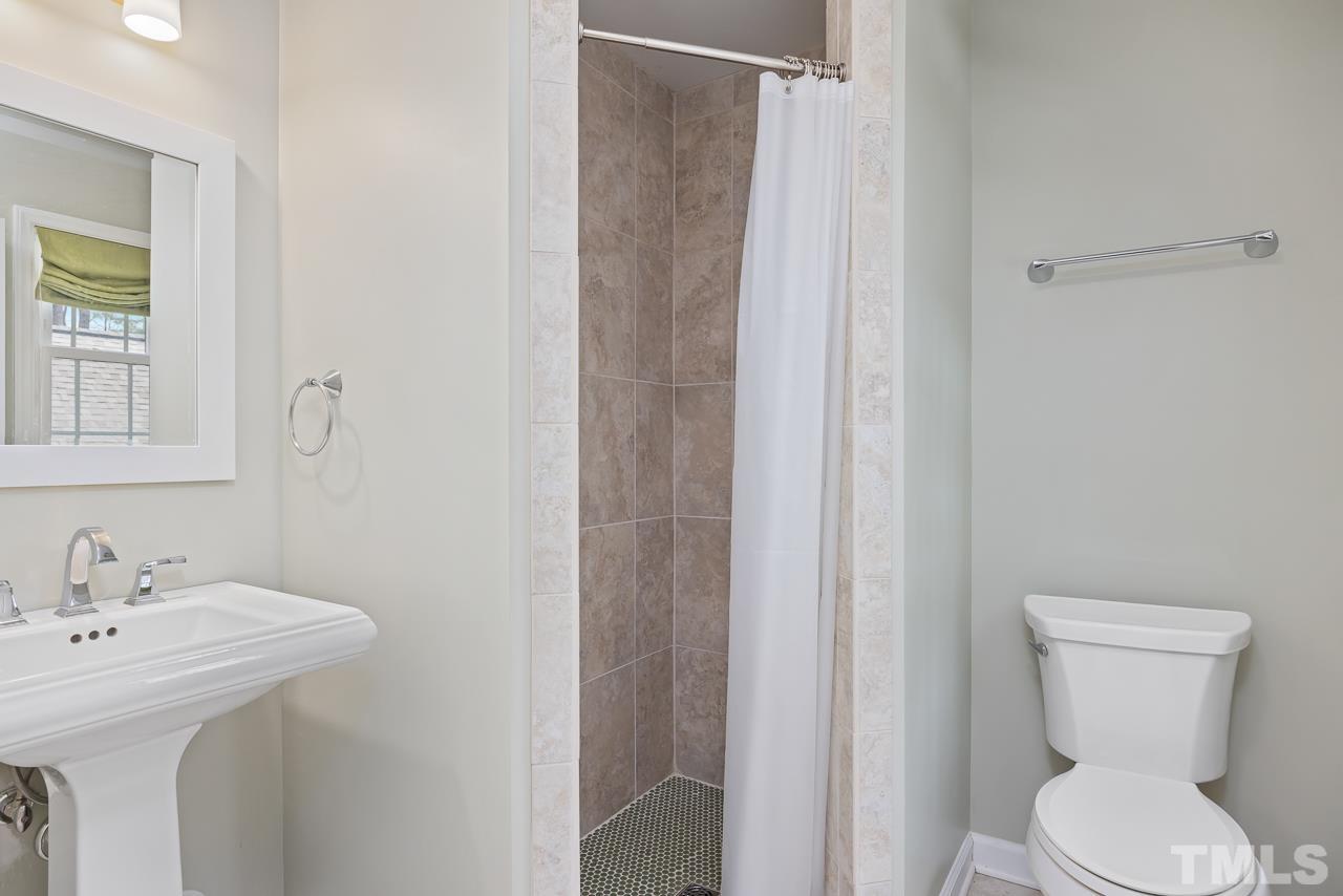 10001 Sycamore Road Raleigh, NC 27613 - Photo 32 of 41