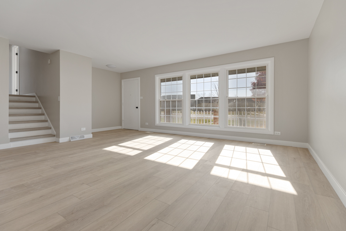9446 Magnolia Avenue Mokena, IL 60448 - Photo 11 of 38 a view of an empty room with a window