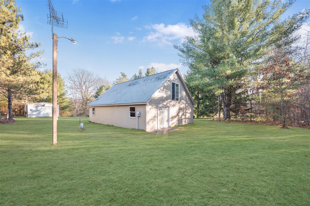 1597 South Saddler Road Luther, MI 49656 - Photo 3 of 38
