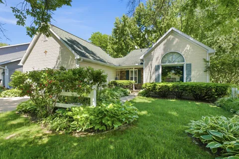 $435,000 | 7925 West Oakbrook Circle, Madison, WI 53717