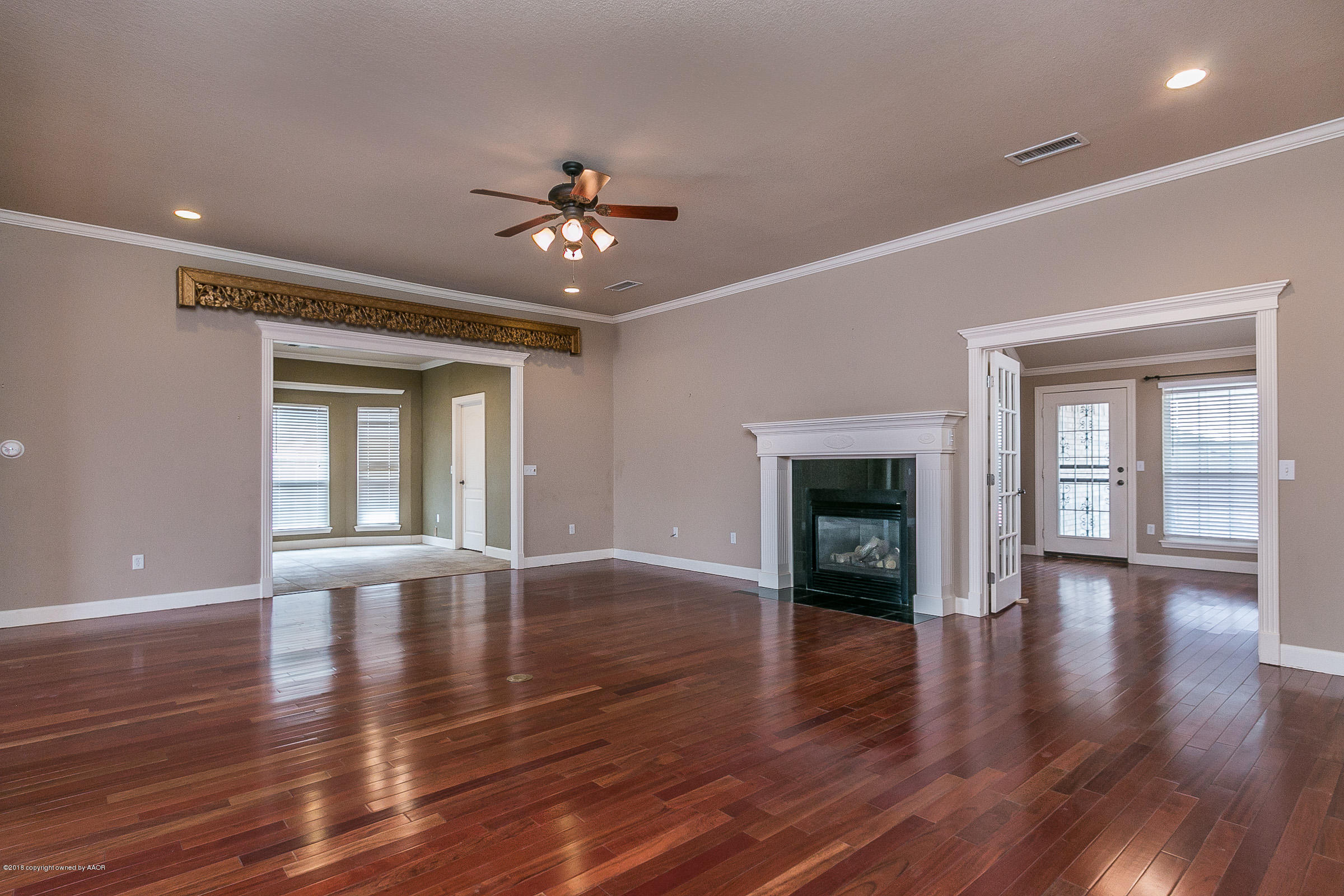 4806 Wesley Road Amarillo, TX 79119 - Photo 4 of 24 004_Living Room