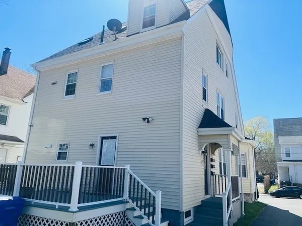 $2,450 | 32 Newcomb Place, Unit 2, Taunton, MA 02780