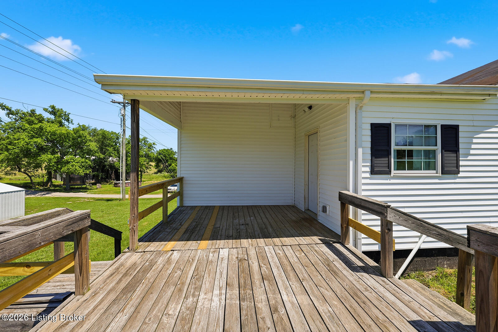 2214 Harrodsburg Road Lawrenceburg, KY 40342 - Photo 30 of 48 Deck