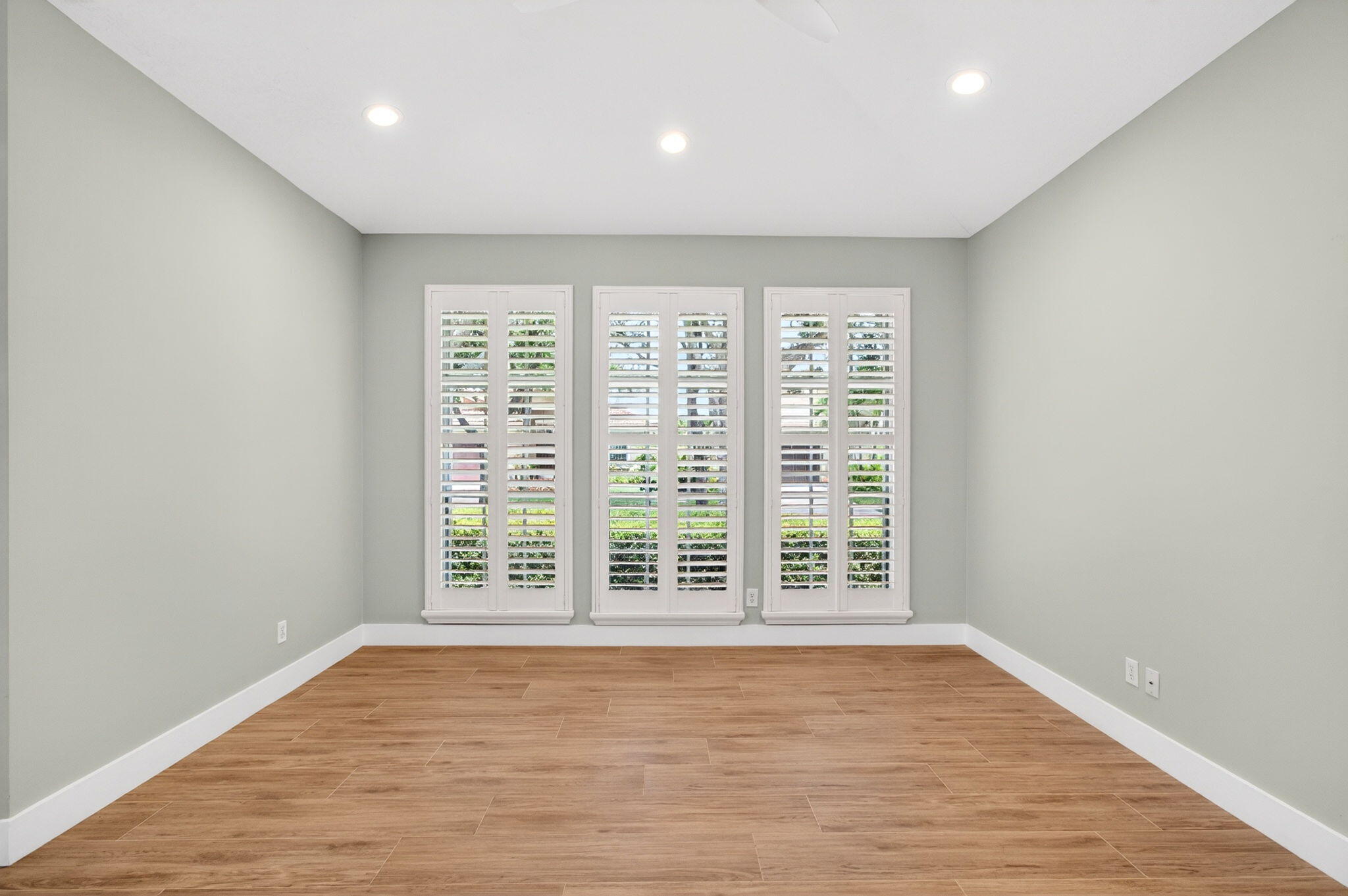 1142 Canoe Point Delray Beach, FL 33444 - Photo 17 of 68 Formal living room