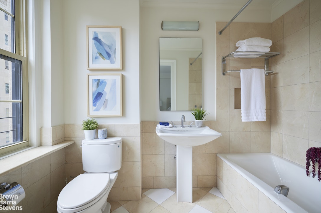 3 East 77th Street, Unit 8B Manhattan, NY 10075 - Photo 4 of 8