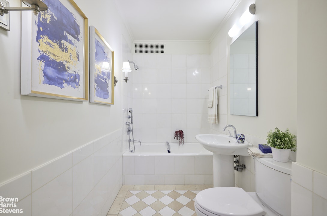 3 East 77th Street, Unit 8B Manhattan, NY 10075 - Photo 5 of 8