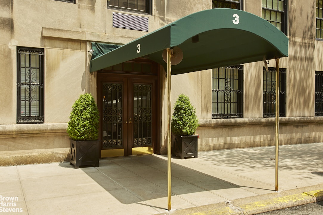 3 East 77th Street, Unit 8B Manhattan, NY 10075 - Photo 7 of 8