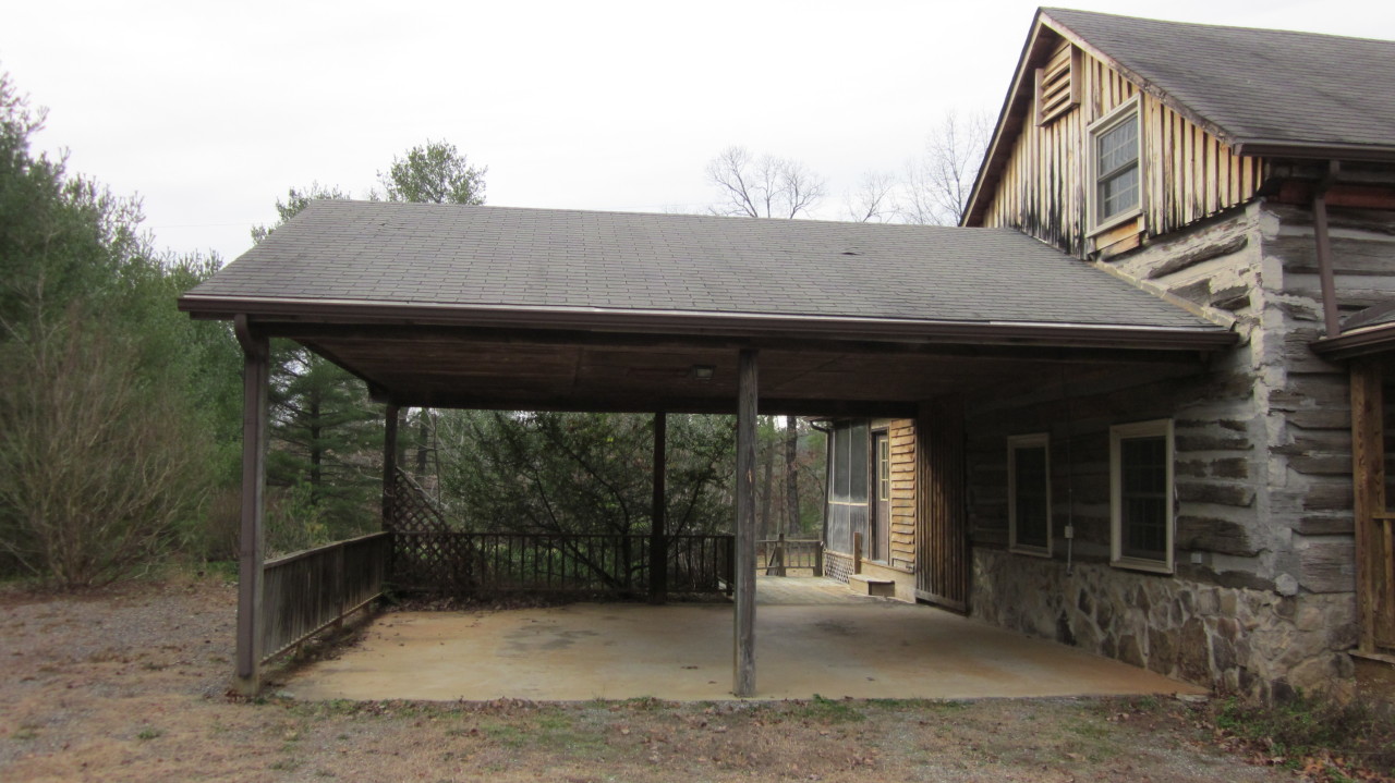 595 Briar Ridge Road Henry, VA 24102 - Photo 6 of 18 Right Side