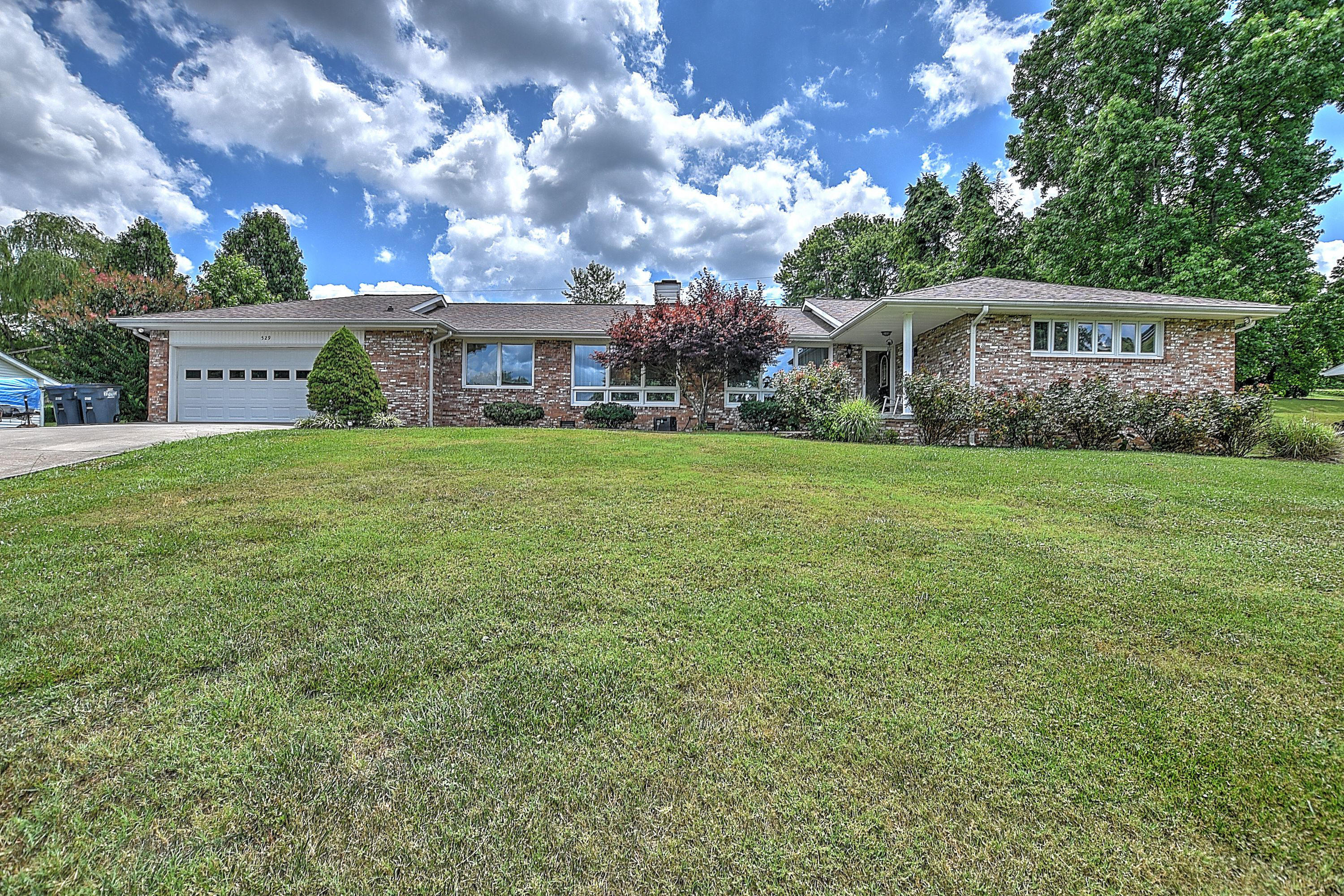 529 Forestdale Road Kingsport, TN 37660 - Photo 1 of 29 529 Forestdale-2