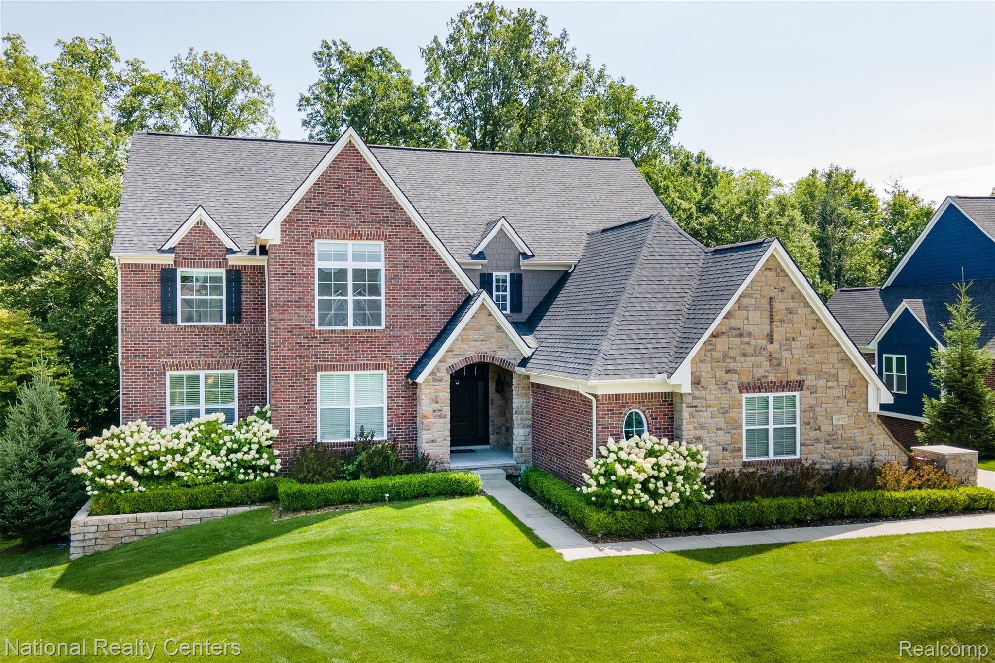 4552 Oakhurst Ridge Road Clarkston, MI 48348 - Photo 5 of 53 Amazing architecture