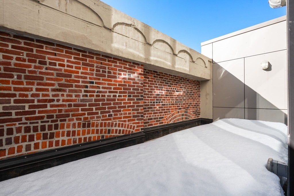 121 Portland Street, Unit 708 Boston, MA 02114 - Photo 28 of 36